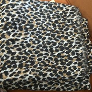 Old Navy Black and Tan Scarf